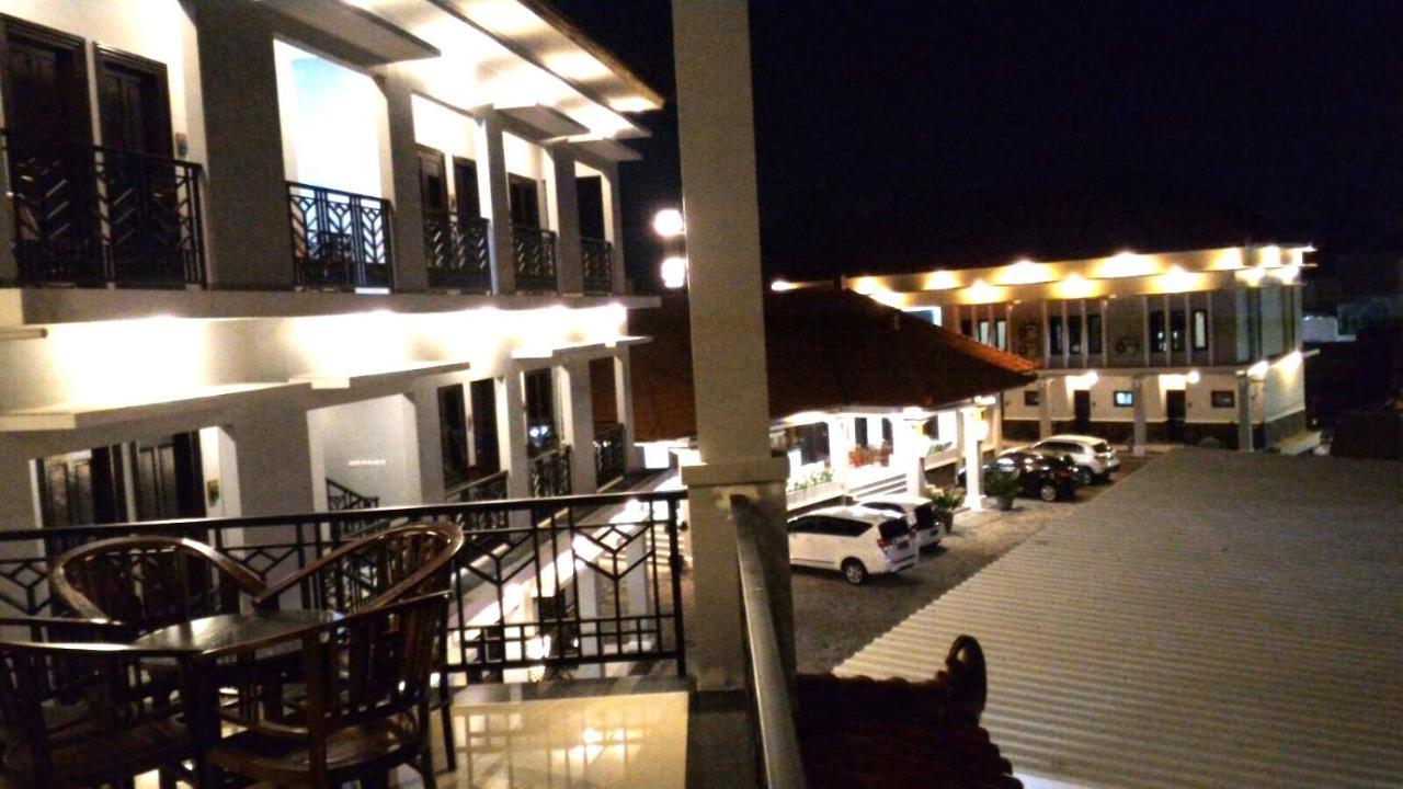 Avila Ketapan Rame Hotel Prigen Exterior photo