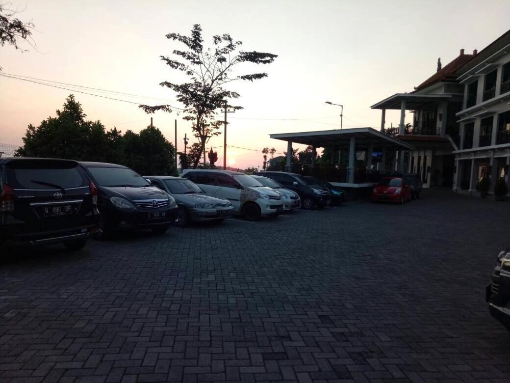 Avila Ketapan Rame Hotel Prigen Exterior photo