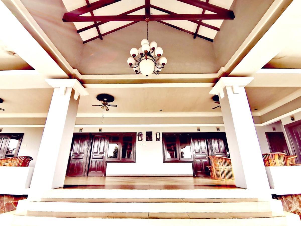 Avila Ketapan Rame Hotel Prigen Exterior photo